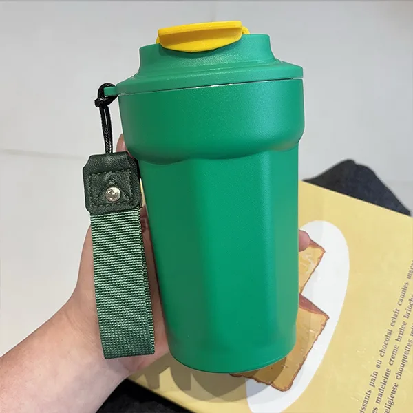 Octagonal tumbler with seamless finish