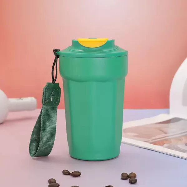 Stylish tumbler with durable lid