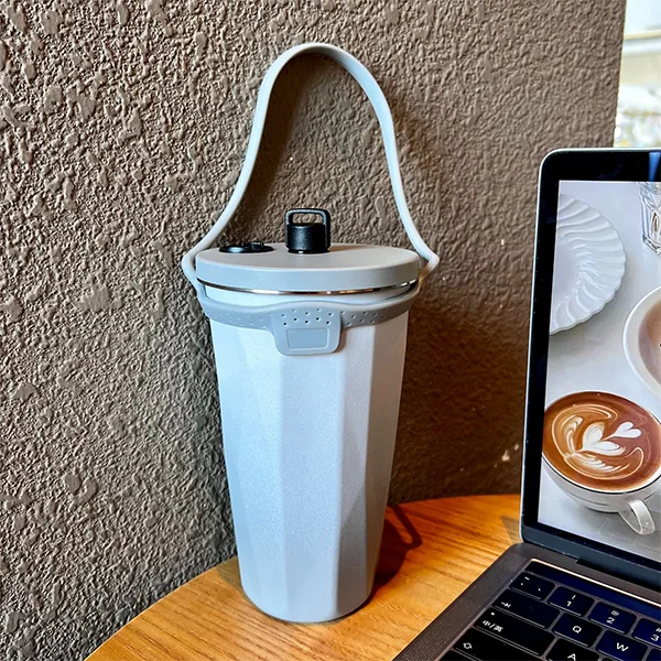 2025 Popular coffee tumbler with lid