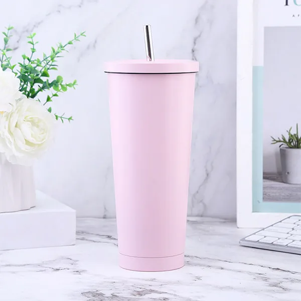 White coffee tumbler with straw detail