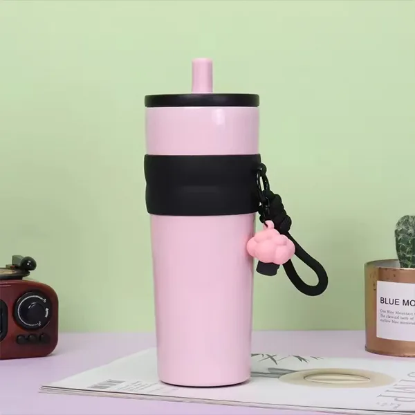 travel tumbler with ergonomic grip